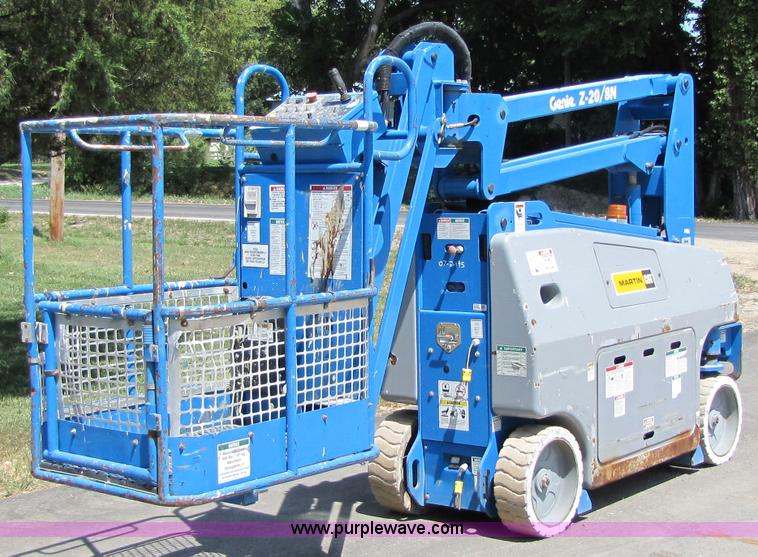 image for item 9009 2001 Genie Z-20/8N boom lift