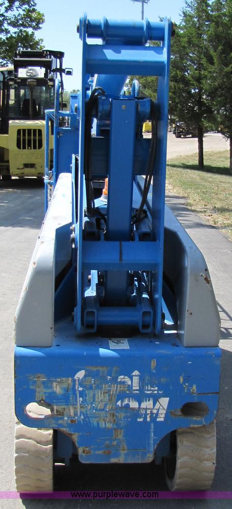 image for item 9009 2001 Genie Z-20/8N boom lift