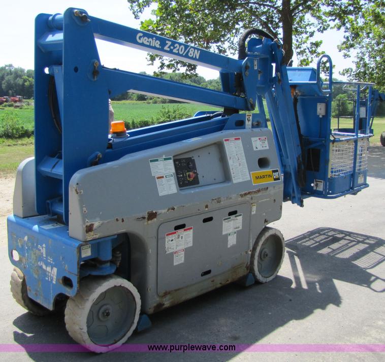 image for item 9009 2001 Genie Z-20/8N boom lift