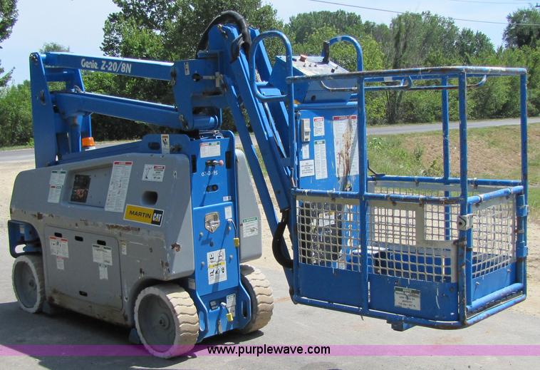 image for item 9009 2001 Genie Z-20/8N boom lift