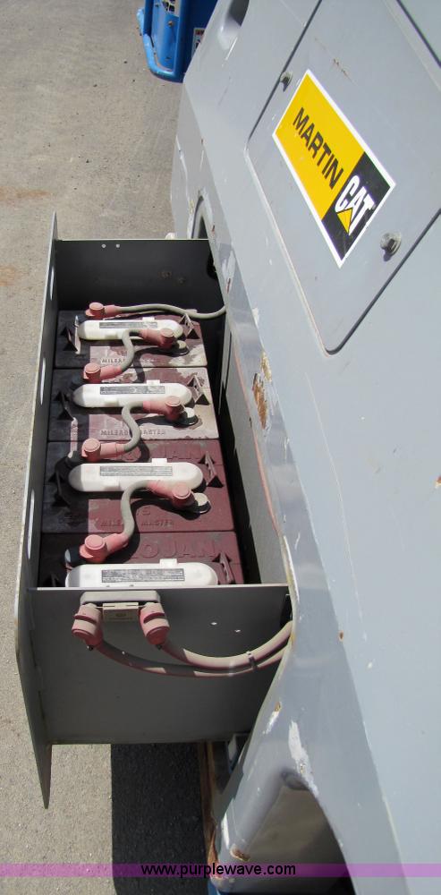 image for item 9009 2001 Genie Z-20/8N boom lift