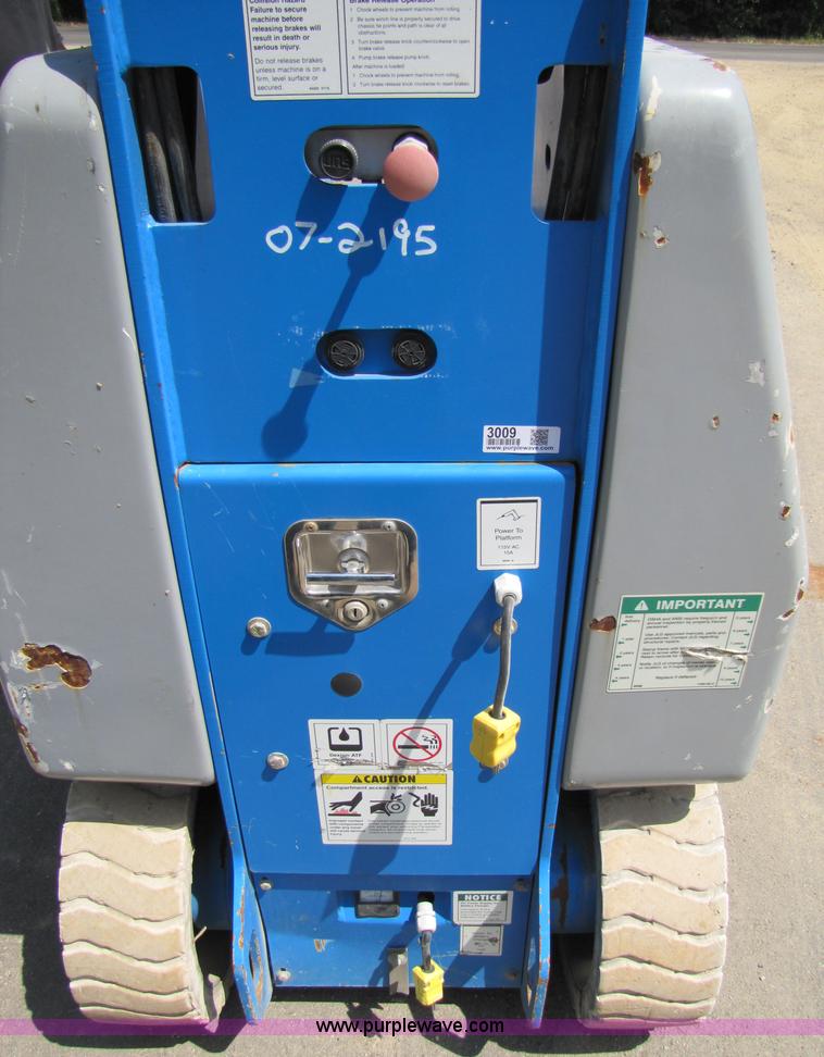 image for item 9009 2001 Genie Z-20/8N boom lift