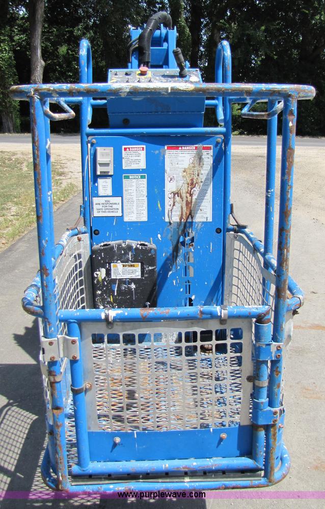 image for item 9009 2001 Genie Z-20/8N boom lift