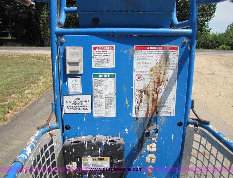 image for item 9009 2001 Genie Z-20/8N boom lift