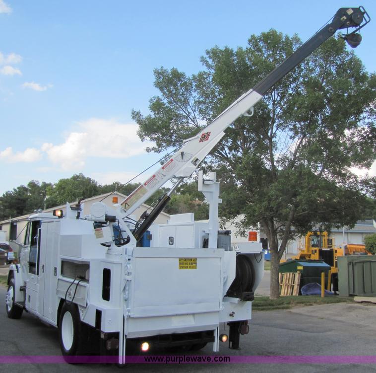 image for item 9010 2003 Freightliner FL 70 service truck