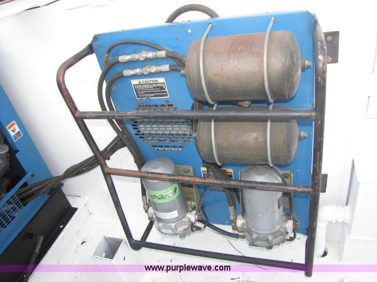 image for item 9010 2003 Freightliner FL 70 service truck