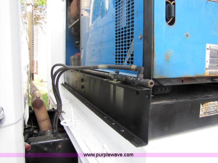 image for item 9010 2003 Freightliner FL 70 service truck