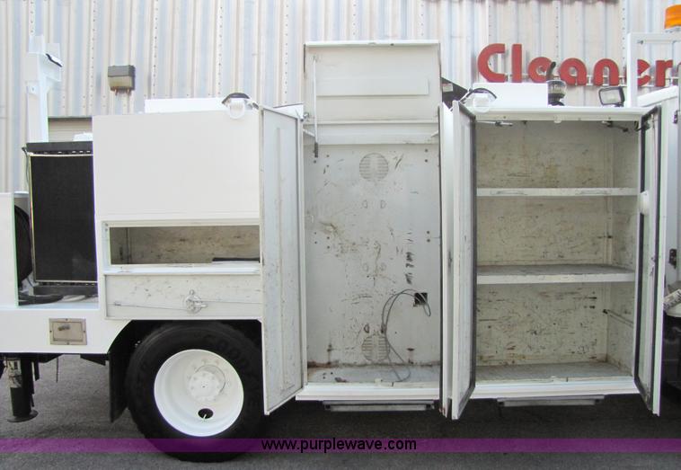 image for item 9010 2003 Freightliner FL 70 service truck