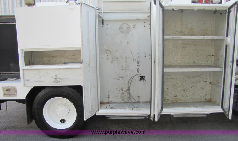 image for item 9010 2003 Freightliner FL 70 service truck