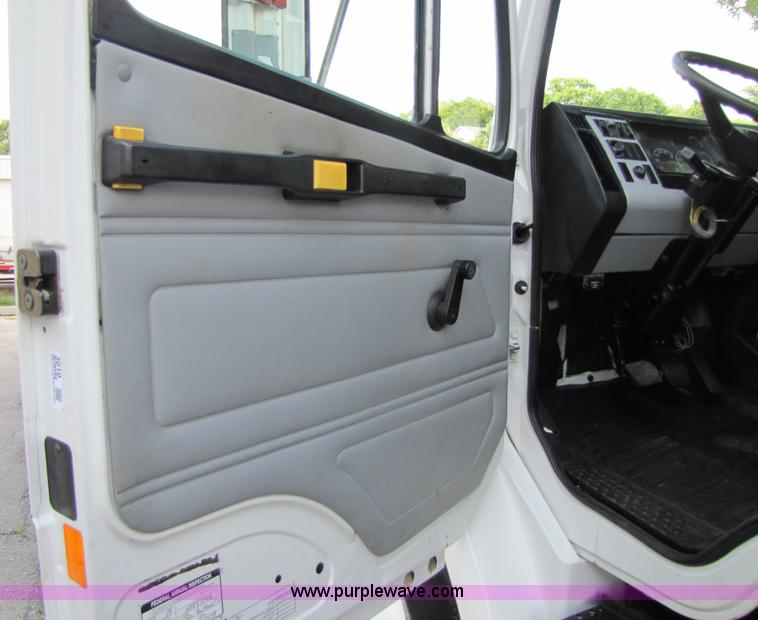 image for item 9010 2003 Freightliner FL 70 service truck