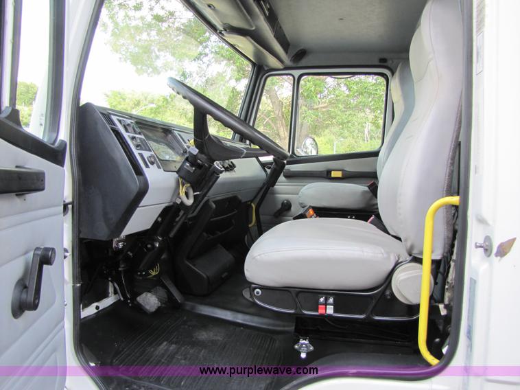 image for item 9010 2003 Freightliner FL 70 service truck