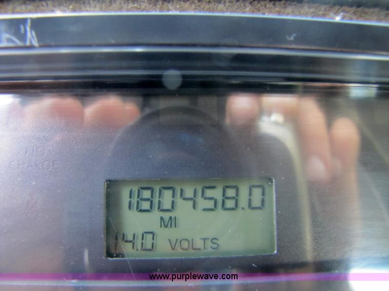 image for item 9010 2003 Freightliner FL 70 service truck