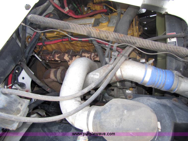 image for item 9010 2003 Freightliner FL 70 service truck