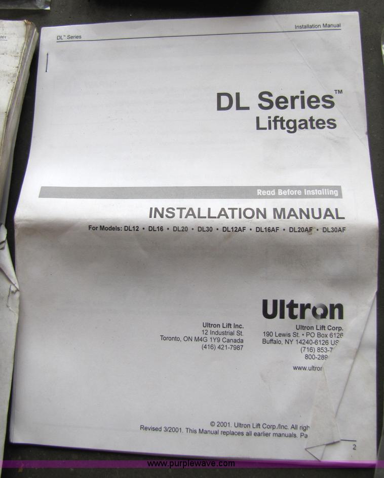 image for item 9010 2003 Freightliner FL 70 service truck