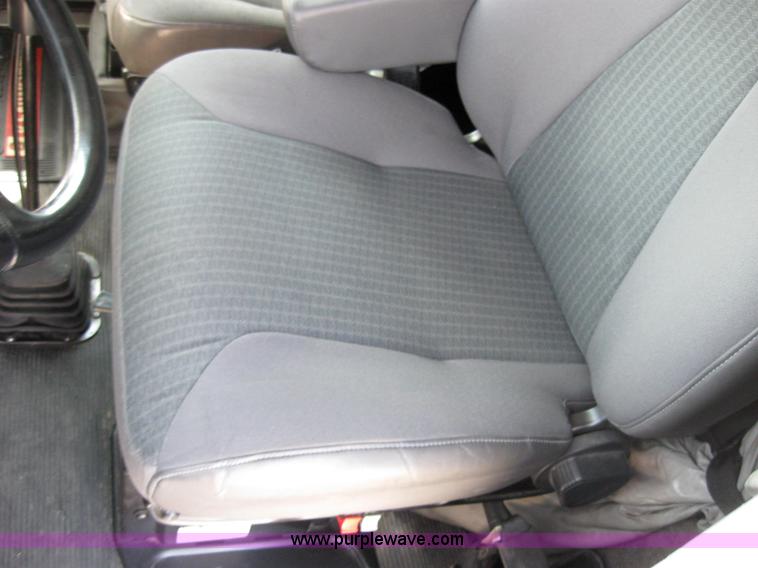 image for item 2620 2003 Kenworth Construct T600 semi truck