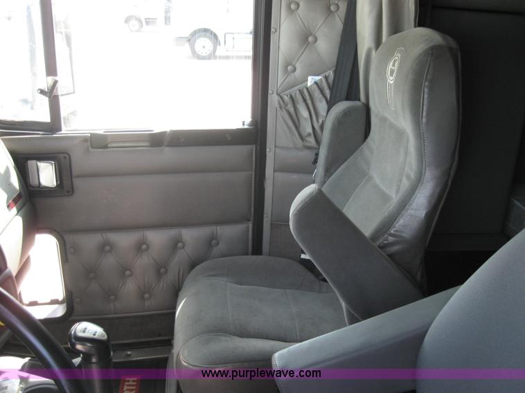 image for item 2620 2003 Kenworth Construct T600 semi truck