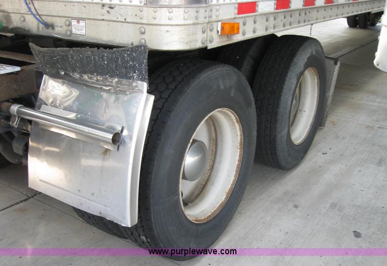 image for item 2620 2003 Kenworth Construct T600 semi truck