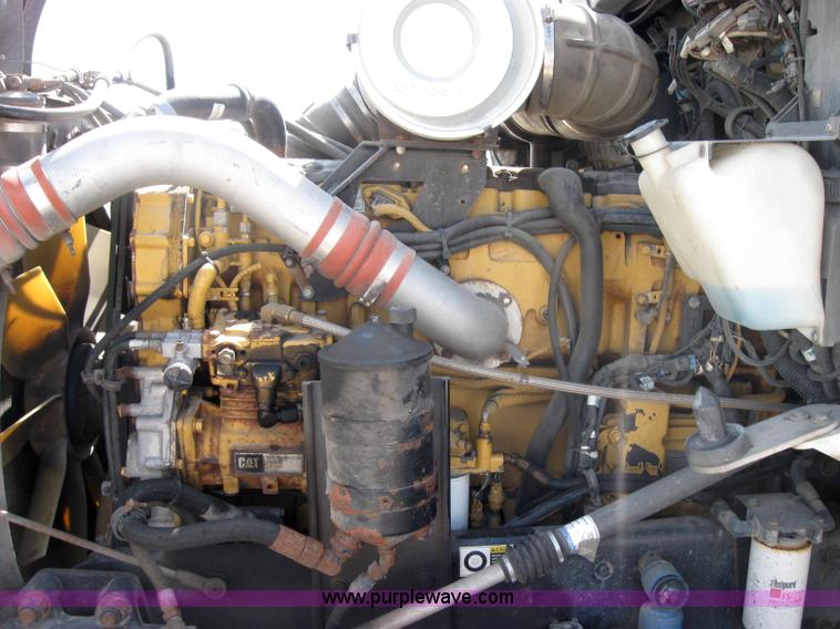 image for item 2620 2003 Kenworth Construct T600 semi truck