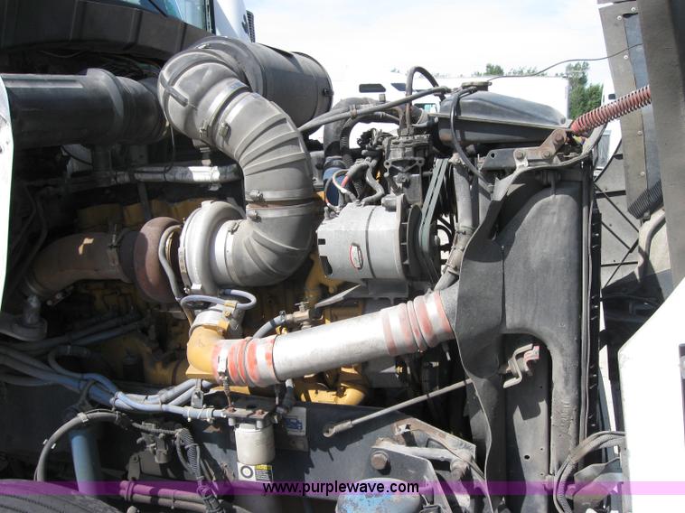 image for item 2620 2003 Kenworth Construct T600 semi truck