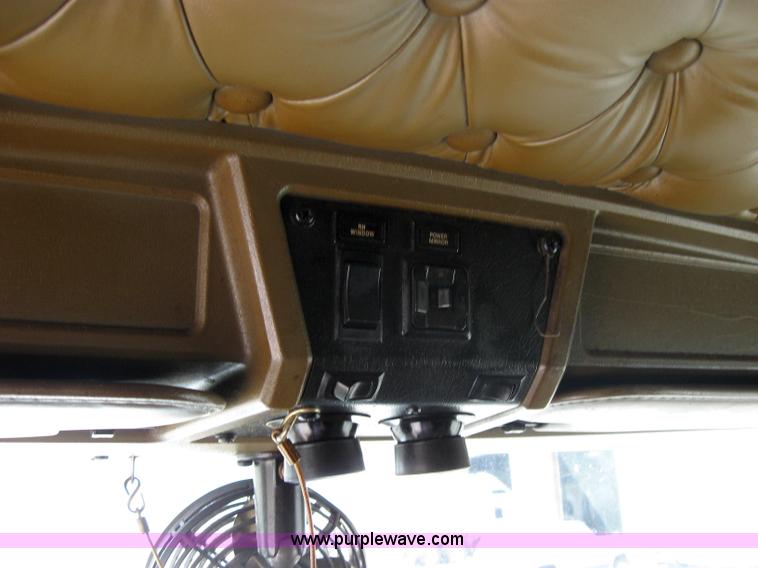 image for item 2623 2003 Kenworth Construct T600 semi truck