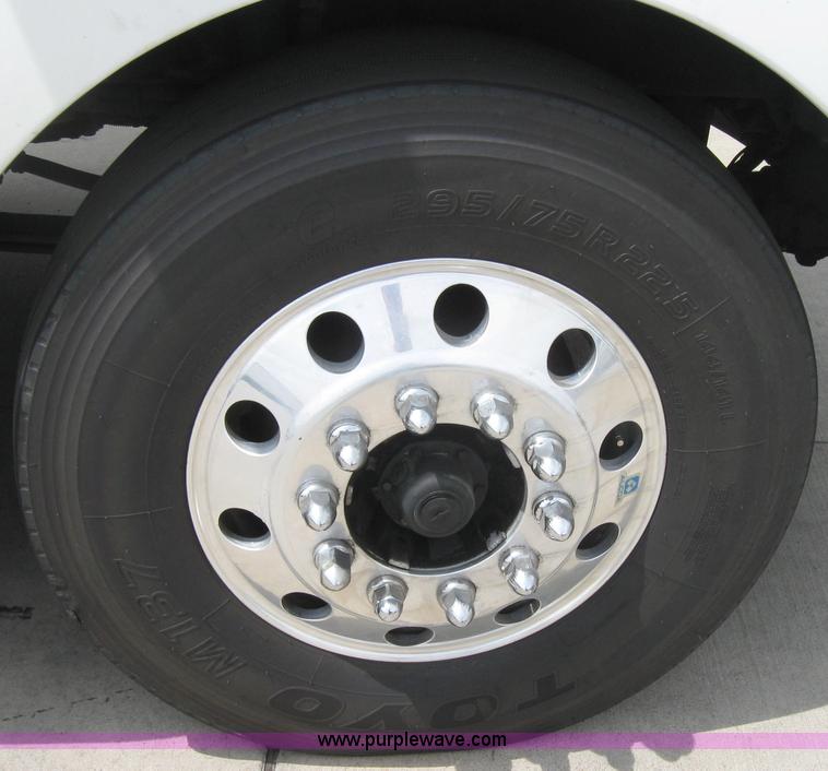 image for item 2623 2003 Kenworth Construct T600 semi truck