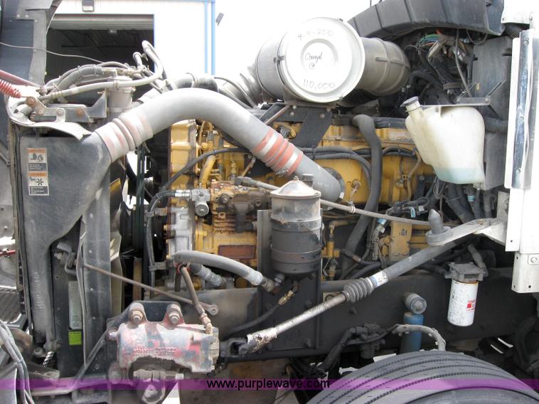 image for item 2623 2003 Kenworth Construct T600 semi truck