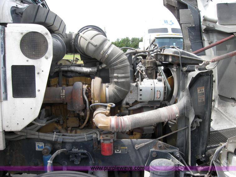 image for item 2623 2003 Kenworth Construct T600 semi truck