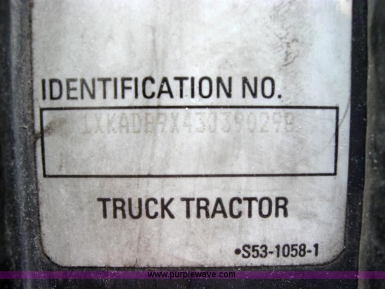 image for item 2623 2003 Kenworth Construct T600 semi truck