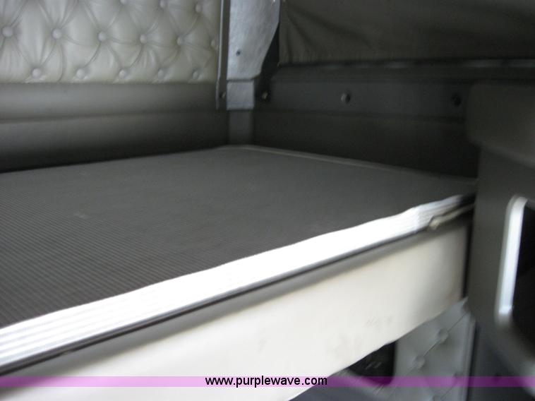 image for item 2624 2003 Kenworth Construct T600 semi truck