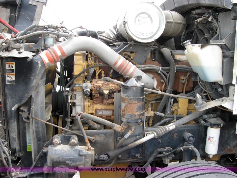 image for item 2624 2003 Kenworth Construct T600 semi truck