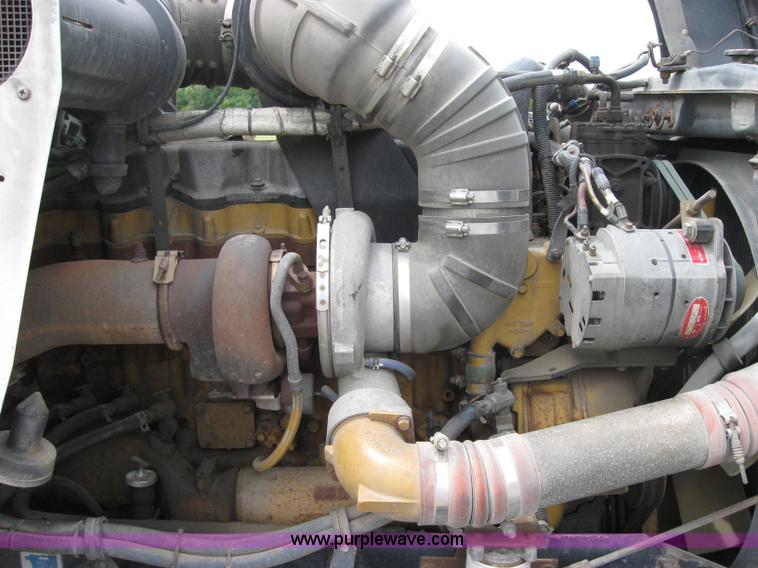 image for item 2624 2003 Kenworth Construct T600 semi truck