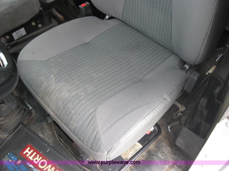 image for item 2625 2003 Kenworth Construct T600 semi truck