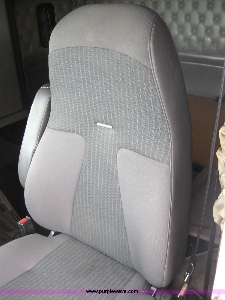 image for item 2625 2003 Kenworth Construct T600 semi truck