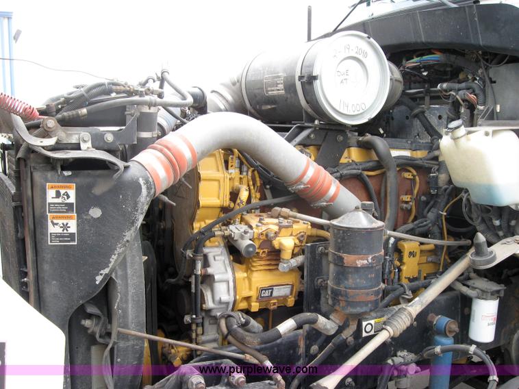 image for item 2625 2003 Kenworth Construct T600 semi truck