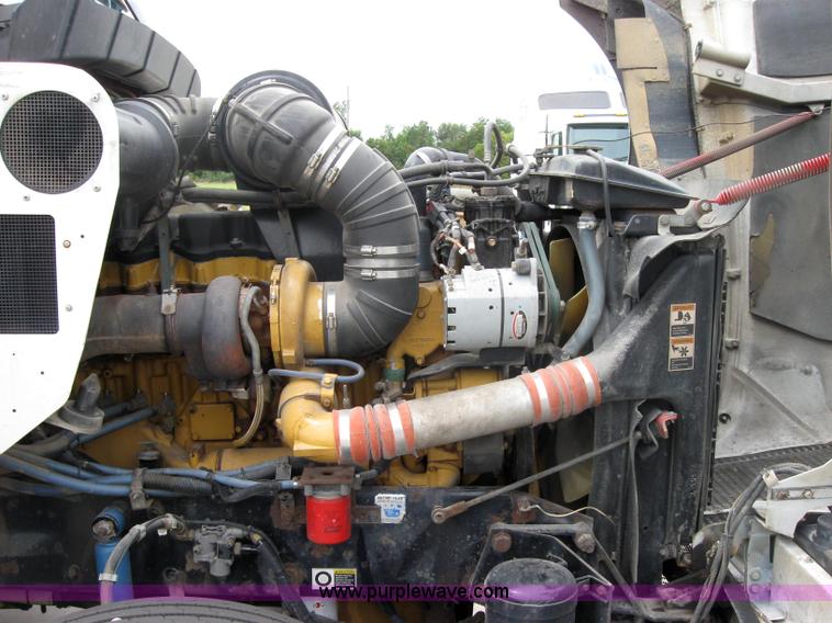 image for item 2625 2003 Kenworth Construct T600 semi truck