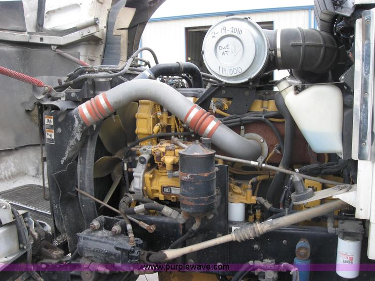 image for item 2625 2003 Kenworth Construct T600 semi truck