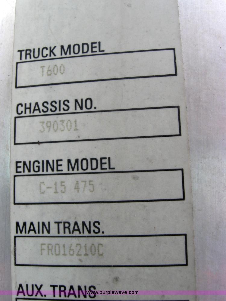 image for item 2625 2003 Kenworth Construct T600 semi truck
