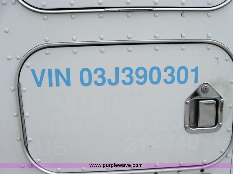 image for item 2625 2003 Kenworth Construct T600 semi truck