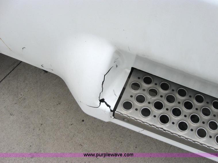 image for item 2626 2005 Kenworth Construct T600 semi truck