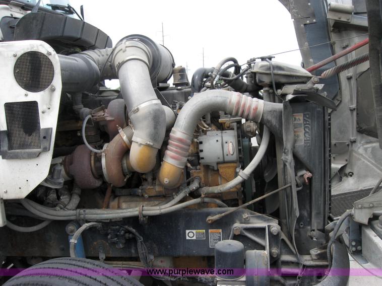 image for item 2626 2005 Kenworth Construct T600 semi truck