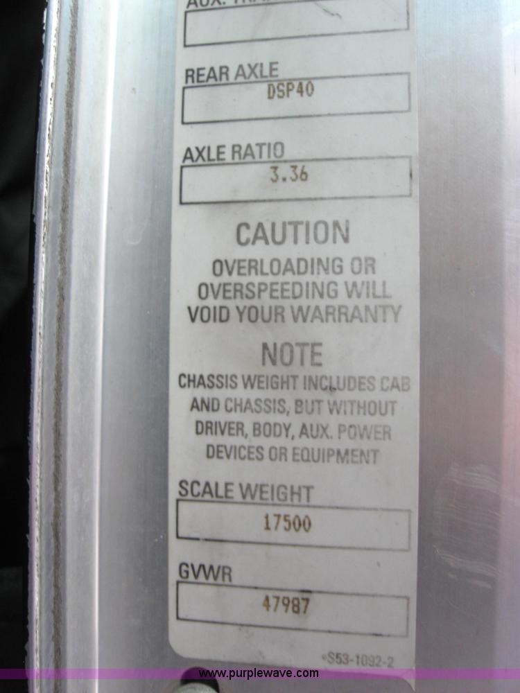 image for item 2626 2005 Kenworth Construct T600 semi truck