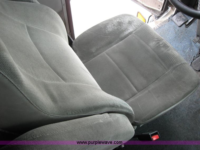 image for item 2627 2005 Kenworth Construct T600 semi truck