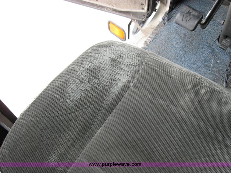 image for item 2627 2005 Kenworth Construct T600 semi truck