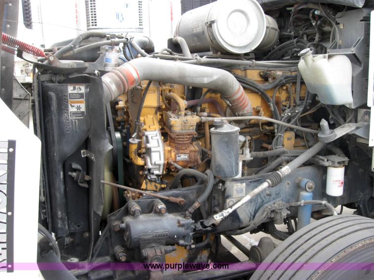 image for item 2627 2005 Kenworth Construct T600 semi truck