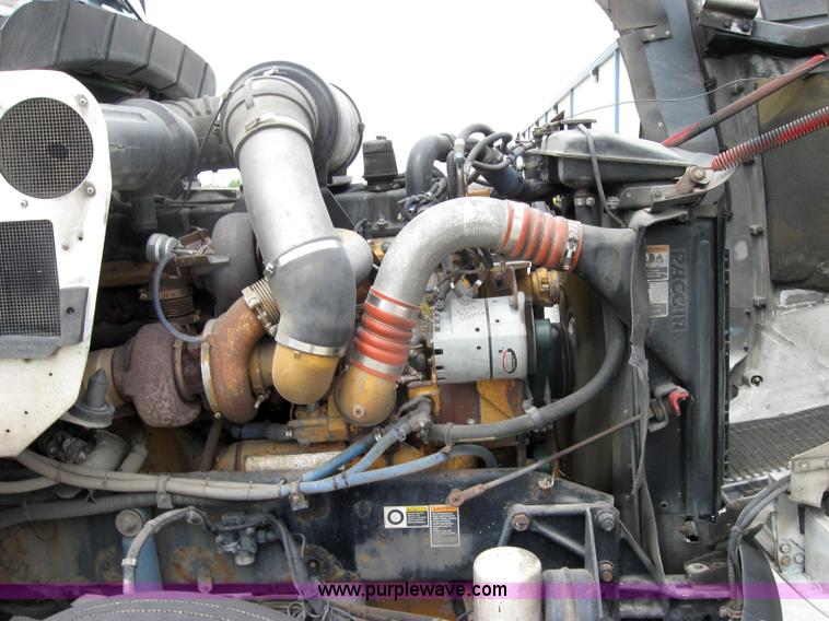 image for item 2627 2005 Kenworth Construct T600 semi truck