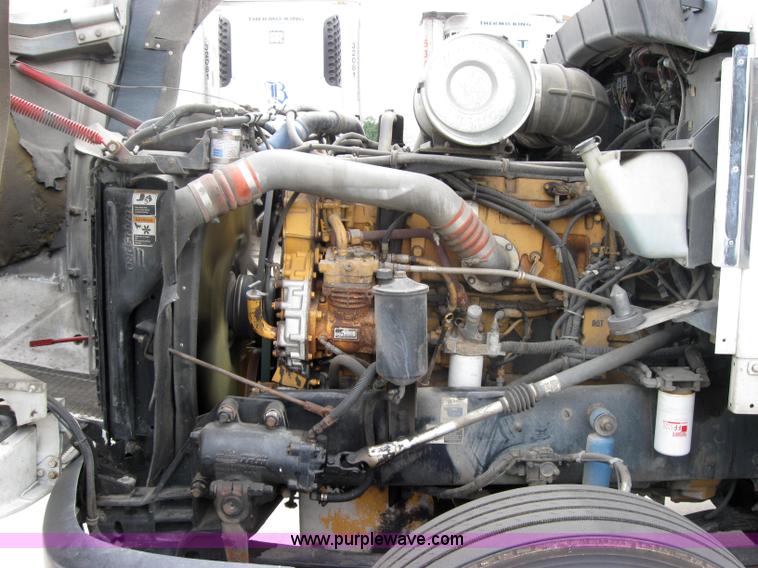 image for item 2627 2005 Kenworth Construct T600 semi truck