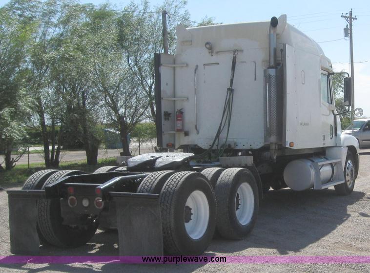 image for item 6163 2003 Freightliner ST 120 semi