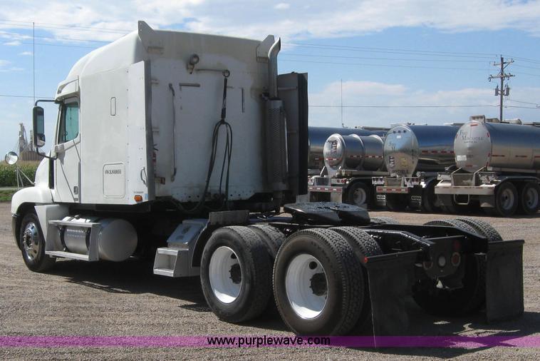 image for item 6163 2003 Freightliner ST 120 semi