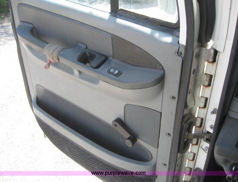 image for item 6163 2003 Freightliner ST 120 semi