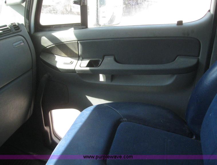 image for item 6163 2003 Freightliner ST 120 semi